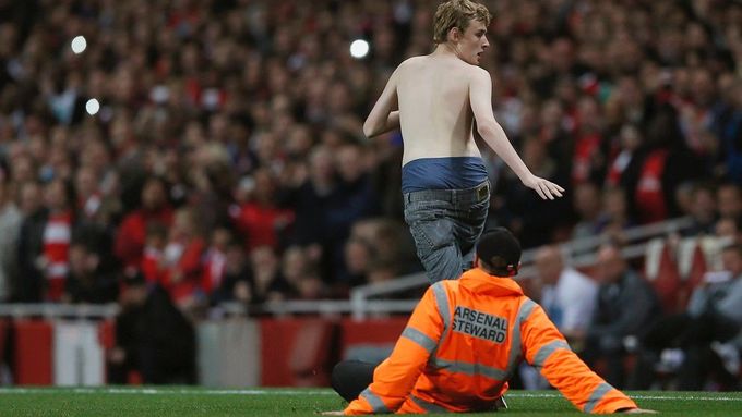 FOTO Na Arsenalu naháněli naháče, Gunners v poháru zářili