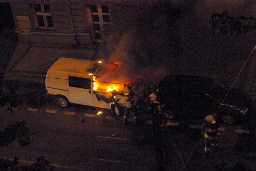 Požár auta v Sokolovské