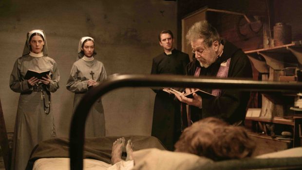 Al Pacino v Rituálu čelí ďábelskému zlu. Horor zachycuje skutečný případ exorcismu