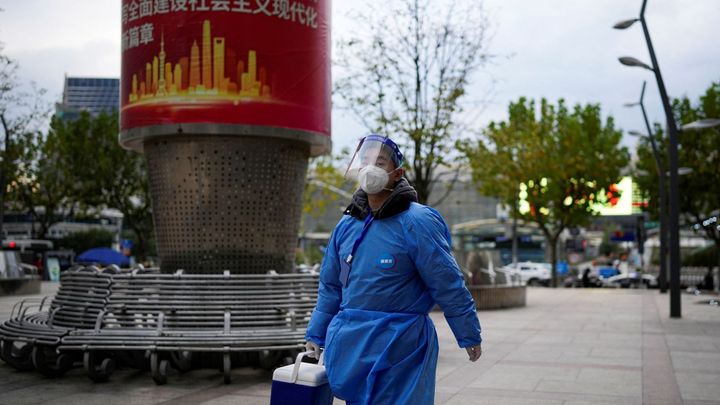 Čína ustupuje demonstrantům a zmírňuje covidová omezení. Týká se to i MHD v Pekingu; Zdroj foto: Reuters
