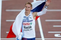 Maslák překonal český rekord, Helcelet získal evropský bronz