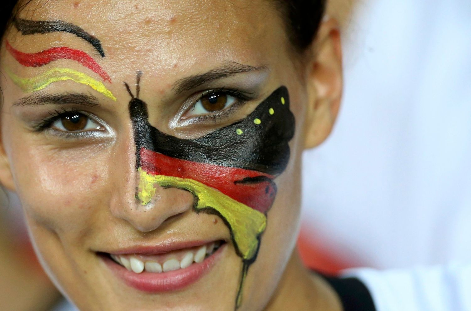 Německá fanynka před utkáním Nizozemska s Německem na Euru 2012