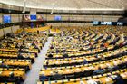 V Evropském parlamentu po brexitu ubude poslanců, část křesel se i rozdělí