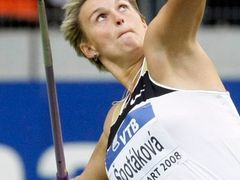 Oštěpařka Barbora Špotáková zapsala sebe i Českou republiku do rekordních tabulek. Ve Stuttgartu hodila nejdál v historii.