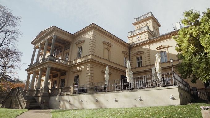 Lannova vila v Praze 6 – Bubenči byla postavena jako novorenesanční letní sídlo pro podnikatele, sběratele umění a mecenáše Vojtěcha Lanna mladšího.