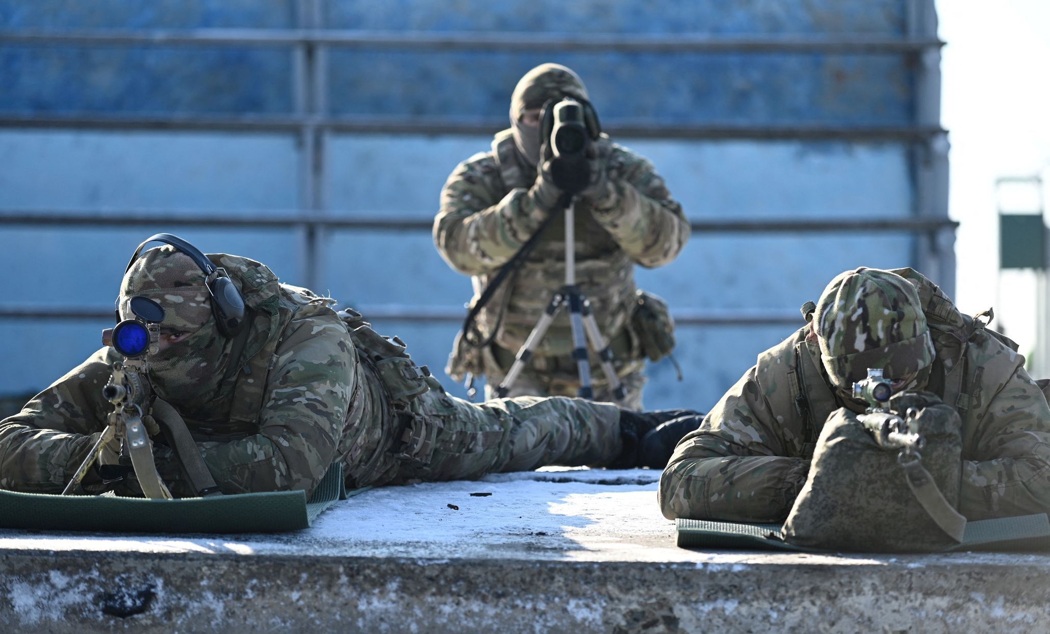 Ruští vojáci nacvičují střelbu v Rostovské oblasti, která sousedí s Ukrajinou.