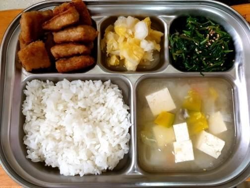 archiv sinoložky Dominiky Sakmárové