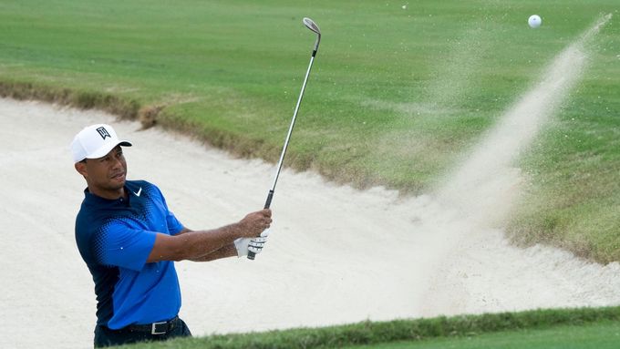 Tiger Woods při tréninku na Bahamách