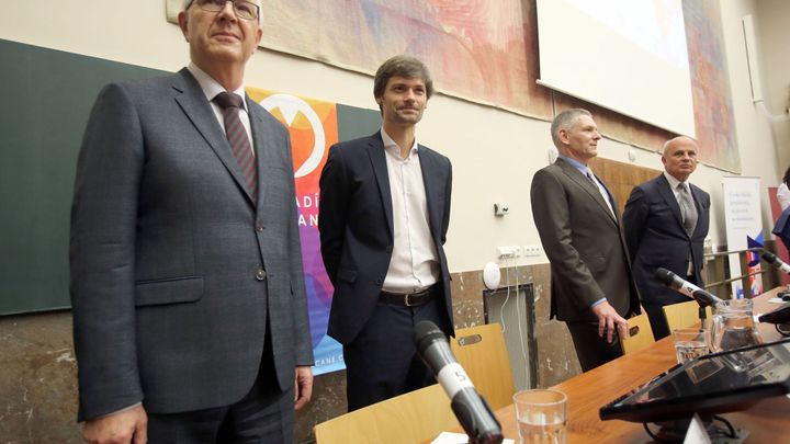 Většina kandidátů na prezidenta chybovala ve financování kampaně, hrozí jim pokuta