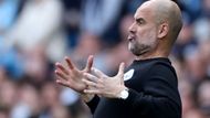 1. Pep Guardiola (Manchester City) - 19 mil. liber (528,5 mil. Kč). Kdo jiný z koučů v Premier League by měl brát víc než ten, který dovedl svůj tým od sezony 2017-18 celkem ke čtyřem titulům? 51letý Španěl jako jediný z našeho seznamu bere v přepočtu více než půl miliardy korun.