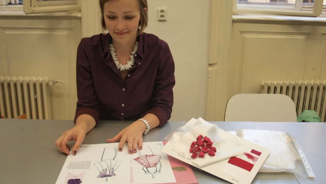 Módní ikona Liběna Rochová radila studentům s ovocnými modely
