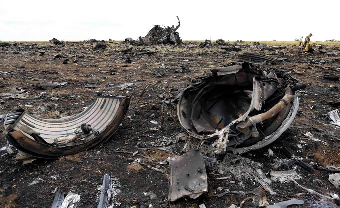 Zbytky vojenského dopravního letadla Il-76.