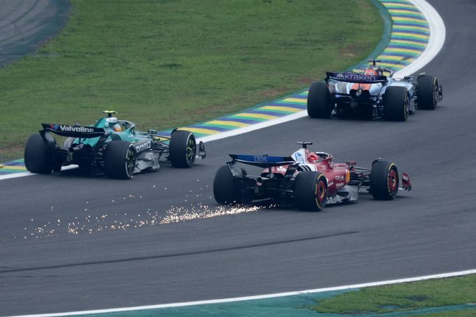 Poškozené Ferrari Charlese Leclerca ve VC Brazílie F1 2025