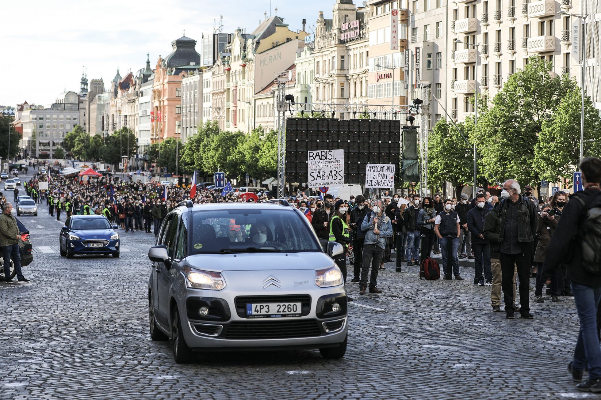 Demonstrace Milion chvilek Václavské náměstí 20. 5. 2021 za odstoupení Marie Benešové