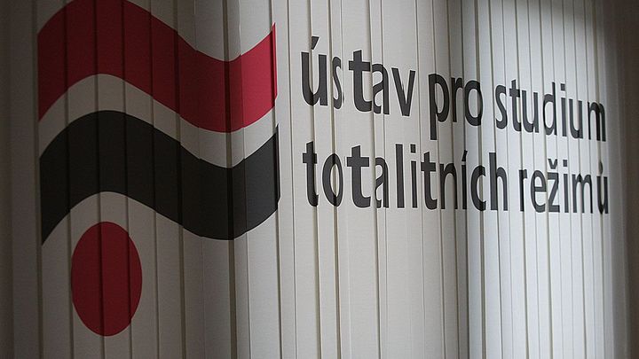 Policie zasahovala v sídle Ústavu pro studium totalitních režimů, nikoho nezadržela