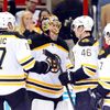 NHL: Boston Bruins at Carolina Hurricanes (Rask a Krejčí)