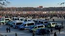 Více než čtvrt milionu Němců protestovalo proti spolupráci demokratických politiků se stranou AfD, která je označovaná za pravicově populistickou až krajně pravicovou.
