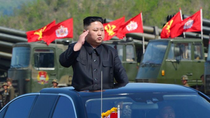 "Je jen otázkou času, než severokorejský vůdce Kim Čong-un bude schopen odpálit střelu s jadernou hlavicí na USA," soudí velitel americké tichomořské flotily.