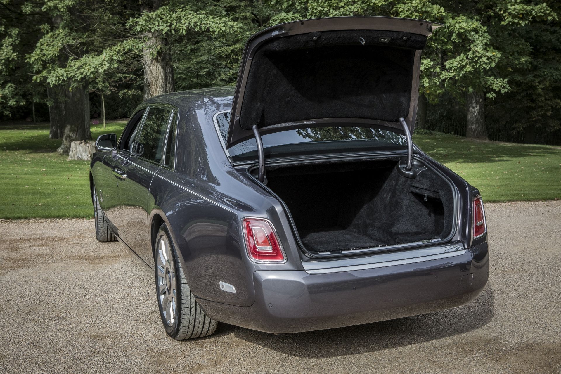 Rolls-Royce Phantom a Cullinan