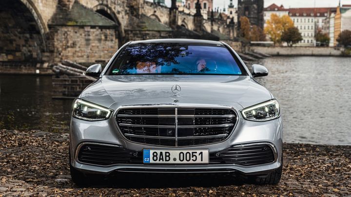 Nejhorší leden na trhu s auty od roku 2014. Čtvrtou nejúspěšnější značkou je Mercedes
