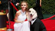 Herečka G. Hannelius a pes Mick z televizní show Dog with a Blog