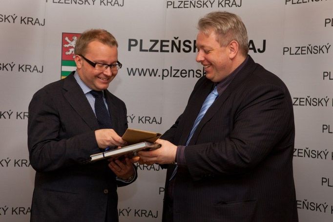 Ministr životního prostředí Tomáš Chalupa s hejtmanem Plzeňského kraje Milanem Chovancem