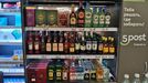V ruských obchodech chybí zahraniční alkohol a regály jsou doplněny o ten domácí.
