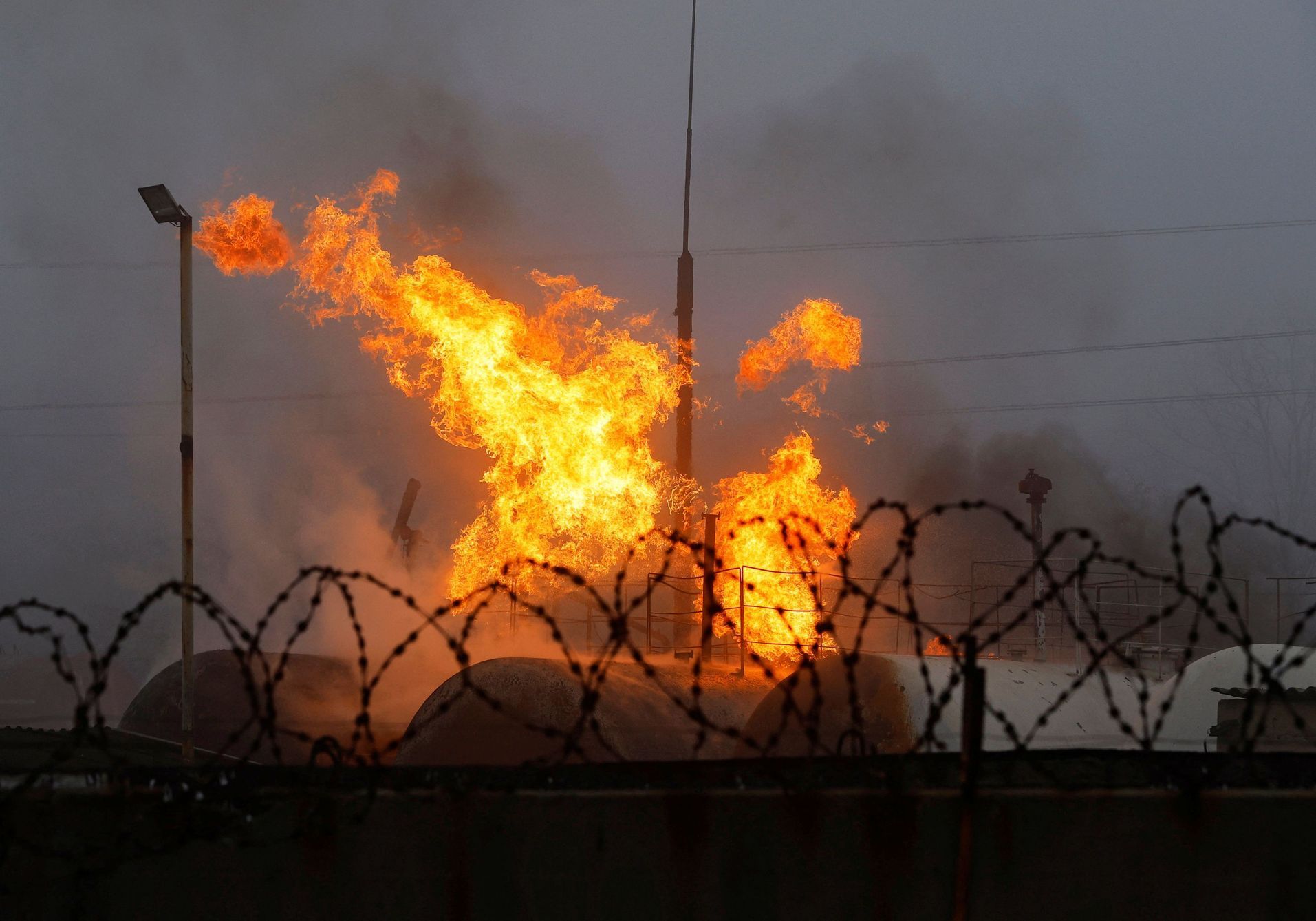 Požár nafty v Makejevce.