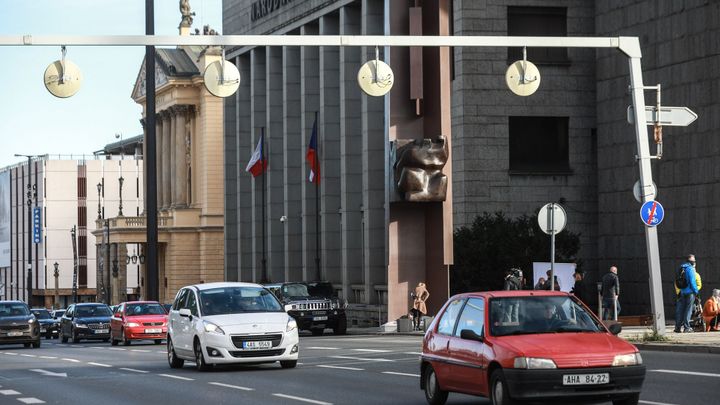 Komunistům stál pod okny gigantický Palachův pomník. Nyní bylo utajené dílo obnoveno