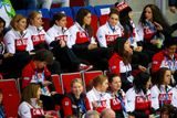 V hledišti své mužské kolegy motivovaly zlaté hokejistky Kanady, které o den dříve ve finále pokořily právě tým USA.