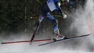 Závod v super G na olympiádě ve Vancouveru ovlivnil vážný pád čtyřicetiletého švédského veterána Patricka Järbyna