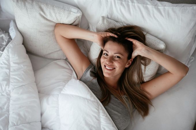 Lidé, kteří se stali součástí „5AM klubu” neboli „klubu ranních vítězů", vstávají brzy a dodržují ranní rutinu.