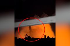 Video: Mohutný výbuch charkovské elektrárny. Autora odmrštila tlaková vlna