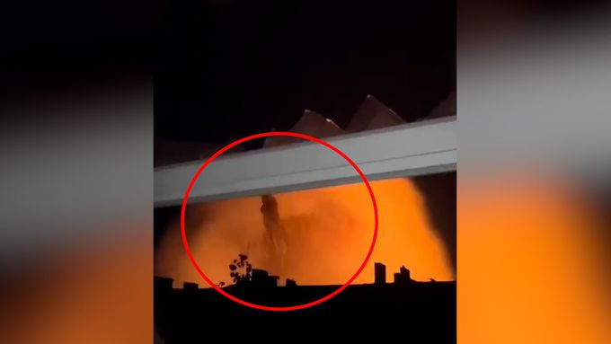 Kamera zachytila okamžik výbuchu v tepelné elektrárně v Charkově.