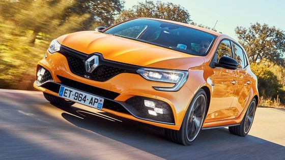 Nejnovějším hráčem světa ostrých hatchbacků nižší střední třídy je Renault Mégane RS.