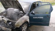 Hasiči zasahovali u požáru škodovky na dálnici