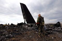 Sestřelené letadlo Il-76 ukrajinské armády v Luhansku.