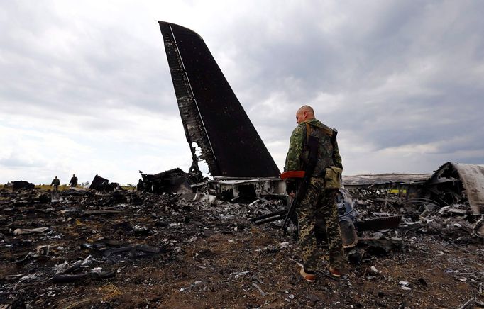 Sestřelené letadlo Il-76 ukrajinské armády v Luhansku.