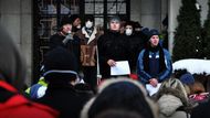 ,,Chceme čistý vzduch! Ne politická gesta," žádali v Ostravě lidé, kteří se 17. prosince sešli na demonstraci před magistrátem