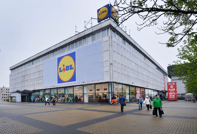 Lidl v bývalém obchodním domě Prior v Plzni.