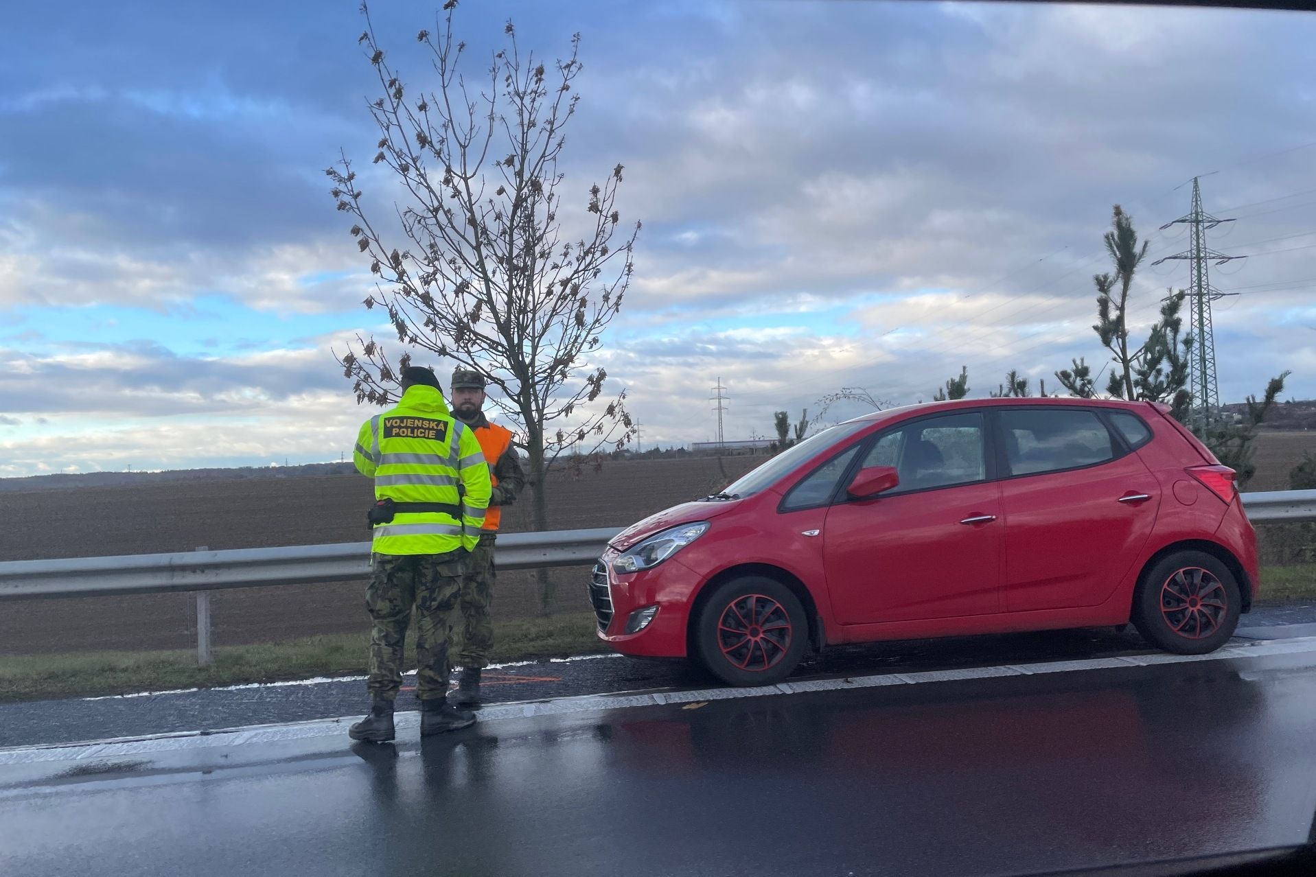 Nehoda tří pandurů dálnice D6