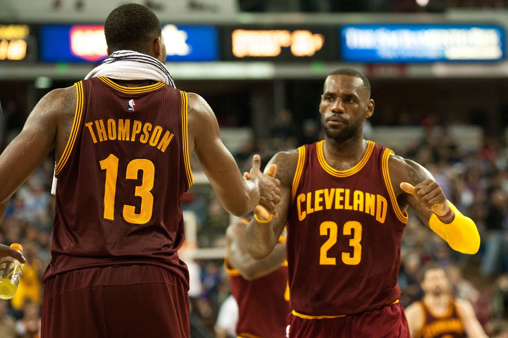 NBA: Cleveland Cavaliers vs. Sacramento Kings (Tristan Thompson, LeBron James)