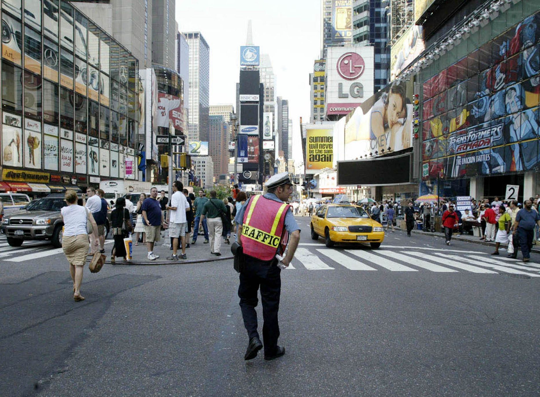 Fotogalerie / Uběhlo 15 let od masivního výpadku elektřiny na severovýchodě USA / Výročí / 14. 8. 2003 / Reuters / 25