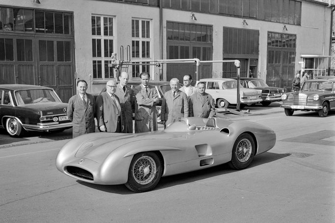 Aktuálně vydražený Mercedes-Benz W 196 R Streamliner se do muzea Indianapolis Motor Speedway Museum dostal v dubnu 1965 jako dar německé automobilky