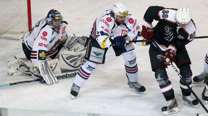 Extraliga, Sparta Praha - Piráti Chomutov: Miroslav Forman - Matúš Kostúr