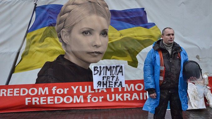 Expremiérka na plakátu v Kyjevě.