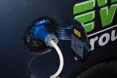 Kupujete auto? Možná je poslední, které jezdí na benzin