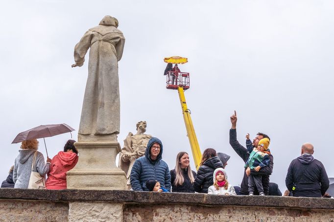 Roman Franc fotí skupinový portrét, Náměšť nad Oslavou, 5. října 2024