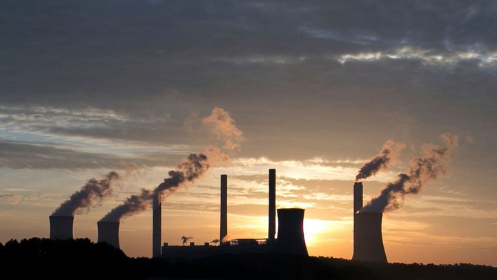 Uhelné elektrárny v USA rychle končí. I přesto, že jim Trump slíbil podporu