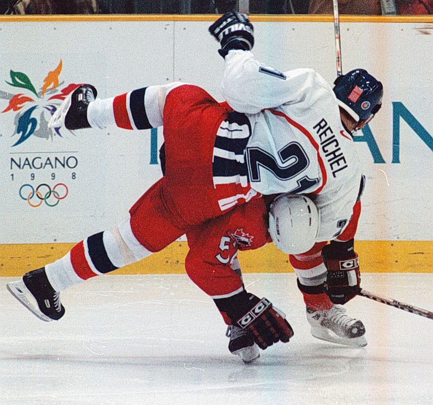 Archivní snímky z ZOH Nagano 1998 - hokej. Robert Reichel